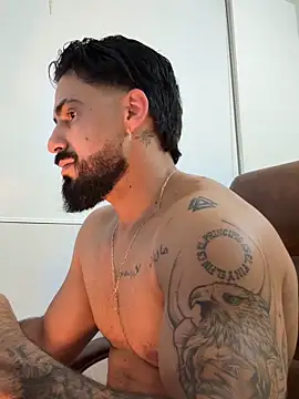 Snapshot of Ryan_Black3 chatting on 04/15/26, 11:49 Ryan Black3 online show from 04/15/26, 11:49