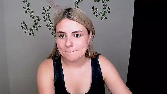 Snapshot of _shy_sabrina__ chatting on 07/14/26, 12:22 shy sabrina online show from 07/14/26, 12:22