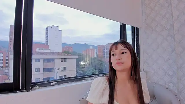 Snapshot of katherine_glow chatting on 05/19/26, 11:27 katherine glow online show from 05/19/26, 11:27