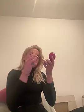 urfavmistressxoxo online show from 04/16/26, 06:30