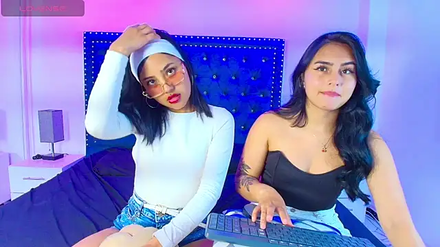 Serena and zoe online show from 04/15/26, 07:32