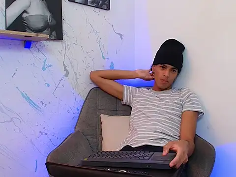 Gabriiel maddox online show from 04/15/26, 07:58