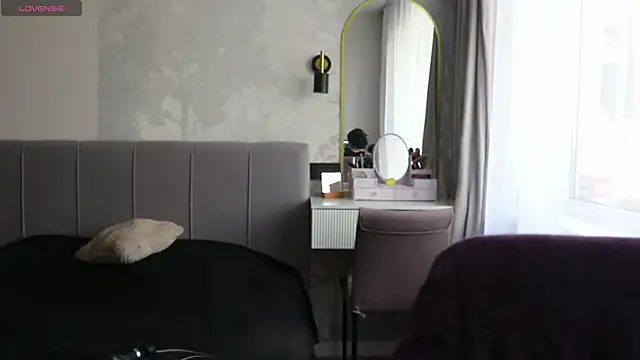 ellyellow online show from 04/17/26, 06:27