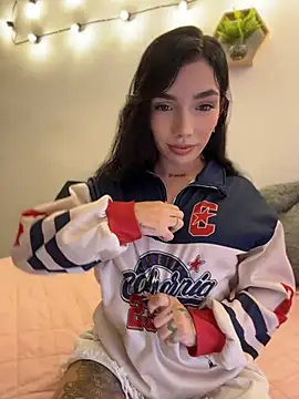 milasantana  online show from 05/04/26, 08:27
