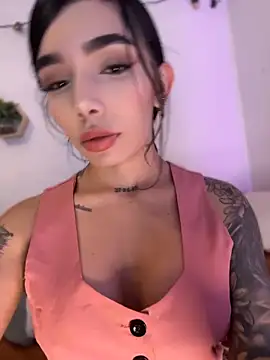 milasantana  online show from 06/11/26, 10:52