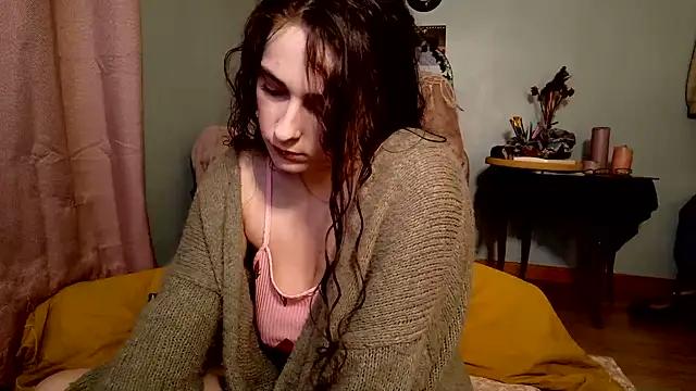 Snapshot of missclochette chatting on 07/21/26, 12:18 missclochette online show from 07/21/26, 12:18