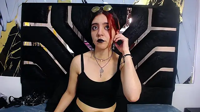amberblackcs01 online show from 05/05/26, 03:09