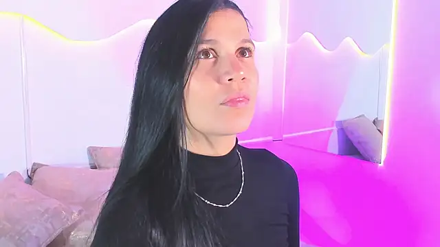 Snapshot of MiaMalcova__ chatting on 05/04/26, 08:16 MiaMalcova online show from 05/04/26, 08:16