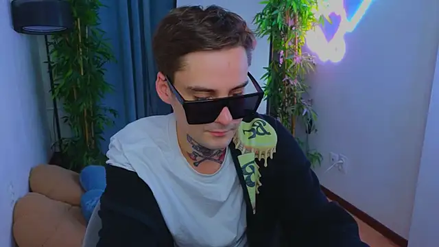 dri11fi11 online show from 04/15/26, 10:10