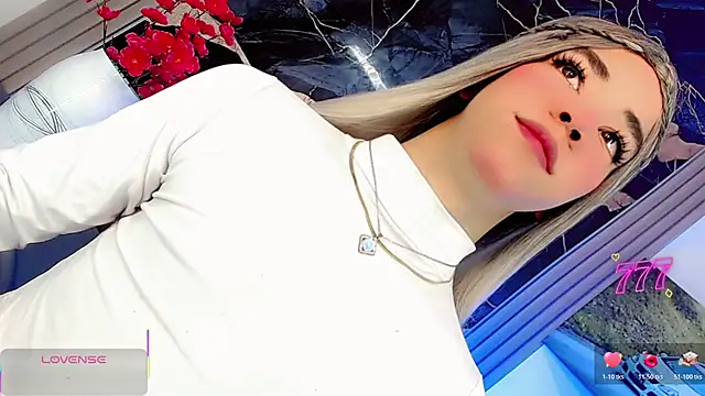 Snapshot of moon_sweet- chatting on 06/27/26, 03:22 moon sweet- online show from 06/27/26, 03:22