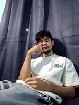 Snapshot of MarlusoOwens chatting on 04/15/26, 02:18 MarlusoOwens online show from 04/15/26, 02:18