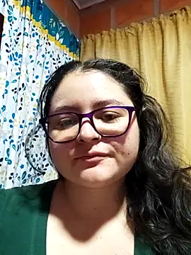 DarkCherry20  online show from 04/17/26, 02:14