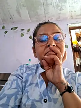 Shalini3456 online show from 04/15/26, 09:05