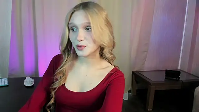 AdelineCrash online show from 04/26/26, 04:21