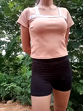 Snapshot of Elena_Mia chatting on 07/14/26, 10:48 Elena Mia online show from 07/14/26, 10:48