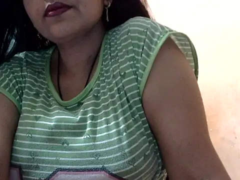 Snapshot of Sexy_Mahekk chatting on 05/26/26, 03:41 Sexy Mahekk online show from 05/26/26, 03:41