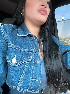 Snapshot of Sara_fun chatting on 01/16/25, 03:56 Sara fun online show from 01/16/25, 03:56