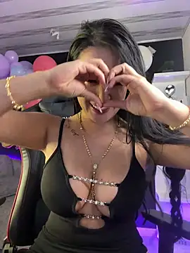 Snapshot of Sara_fun chatting on 01/30/25, 09:04 Sara fun online show from 01/30/25, 09:04