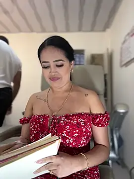 Snapshot of Sara_fun chatting on 03/09/25, 05:11 Sara fun online show from 03/09/25, 05:11