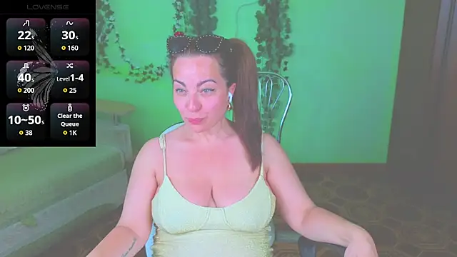Snapshot of Zoe_Zephyr chatting on 06/19/26, 06:40 Zoe Zephyr online show from 06/19/26, 06:40