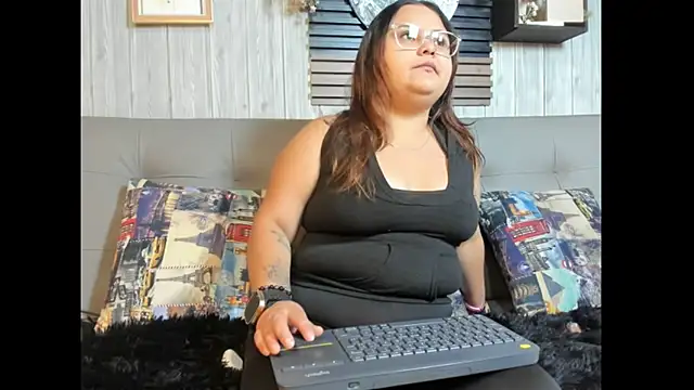 Luna  Cortez online show from 05/06/26, 12:54