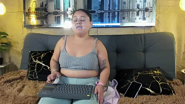 Luna  Cortez online show from 05/26/26, 03:46