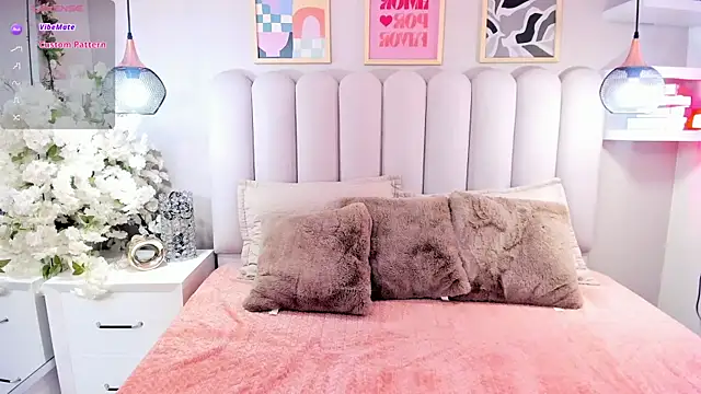 mia  evans  online show from 05/15/26, 08:16