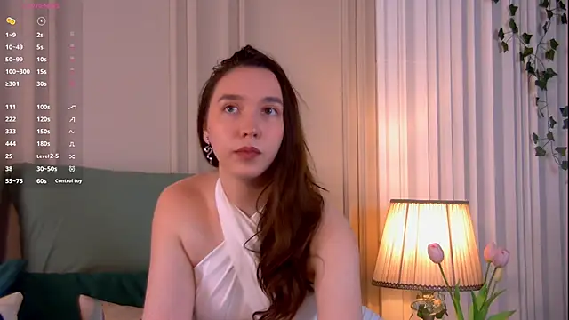 Snapshot of Suzaneey chatting on 04/24/26, 06:43 Suzaneey online show from 04/24/26, 06:43