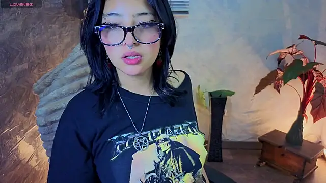 lsa dolly nyx online show from 05/04/26, 10:39
