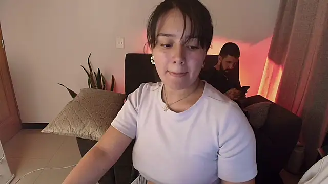 Snapshot of Alyssa_and_DAngelo chatting on 05/17/26, 01:47 Alyssa and DAngelo online show from 05/17/26, 01:47