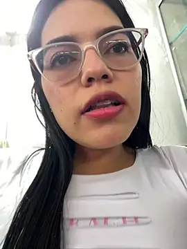 CarlaSpenser online show from 06/06/26, 05:17