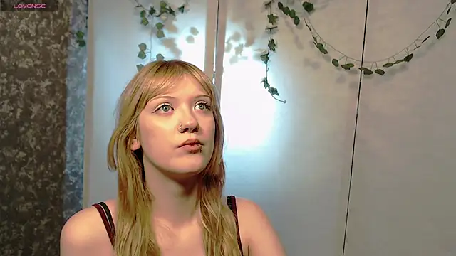 Lina Wi online show from 05/01/26, 08:13