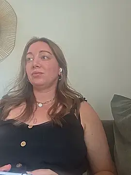 arielsweetieee online show from 07/18/26, 04:22