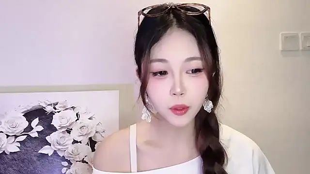KiKi-011 online show from 05/15/26, 07:15