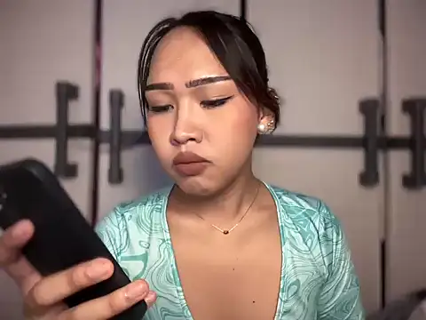 lady clea143 online show from 04/18/26, 03:10