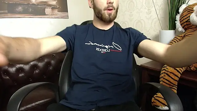 KyloEast online show from 06/04/26, 04:07