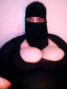 Snapshot of Meryem_sexyy chatting on 07/21/26, 08:33 Meryem sexyy online show from 07/21/26, 08:33