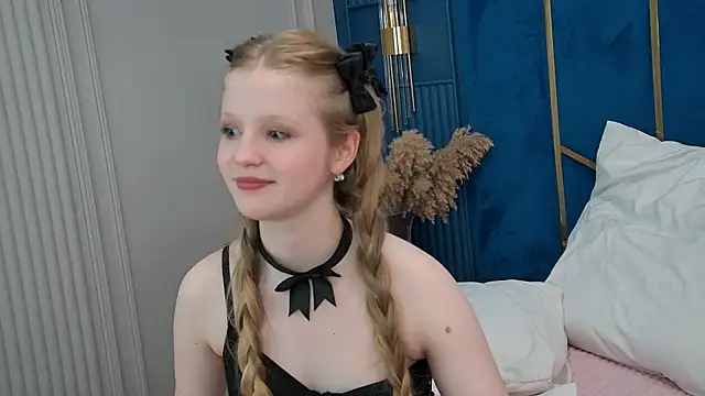 Snapshot of LilianHowards chatting on 06/27/26, 12:22 LilianHowards online show from 06/27/26, 12:22