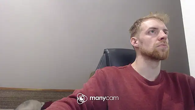 Snapshot of Milkyman7 chatting on 10/31/25, 10:11 Milkyman7 online show from 10/31/25, 10:11