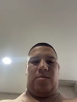 Patricio 02 online show from 05/17/26, 03:59
