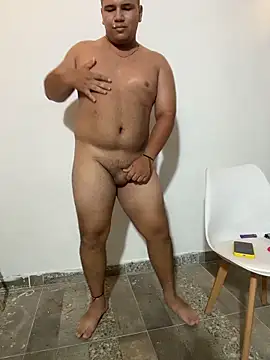 Snapshot of Patricio_02 chatting on 06/18/26, 02:45 Patricio 02 online show from 06/18/26, 02:45