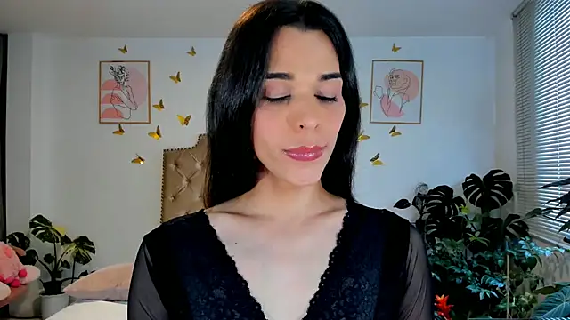 Snapshot of bella_grego chatting on 06/19/26, 08:23 bella grego online show from 06/19/26, 08:23