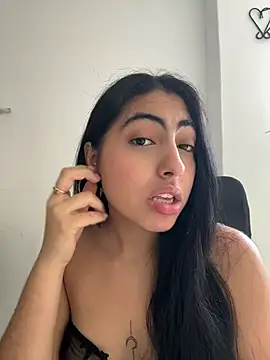 Snapshot of Lily_Rush chatting on 06/21/26, 01:03 Lily Rush online show from 06/21/26, 01:03