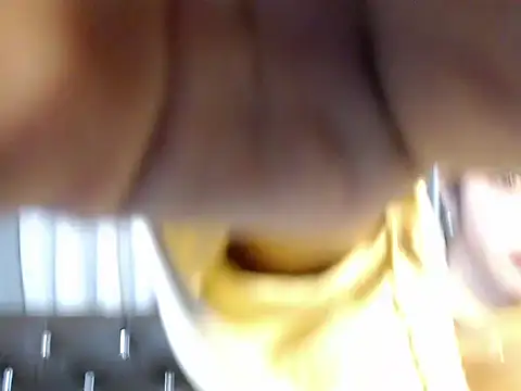 Snapshot of marie_castro chatting on 05/17/26, 03:30 marie castro online show from 05/17/26, 03:30