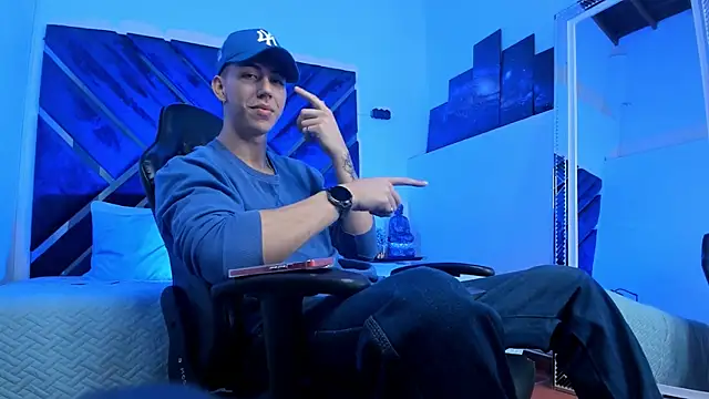OliverThompsonJS online show from 05/08/26, 05:24