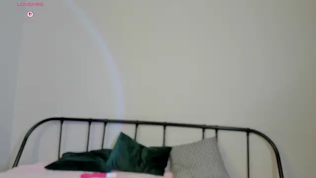 TonyaMeow online show from 05/27/26, 01:57