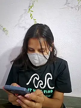 missnaina1 online show from 04/17/26, 11:24