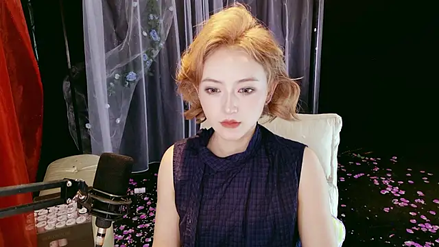 Unique Mia online show from 05/02/26, 04:06
