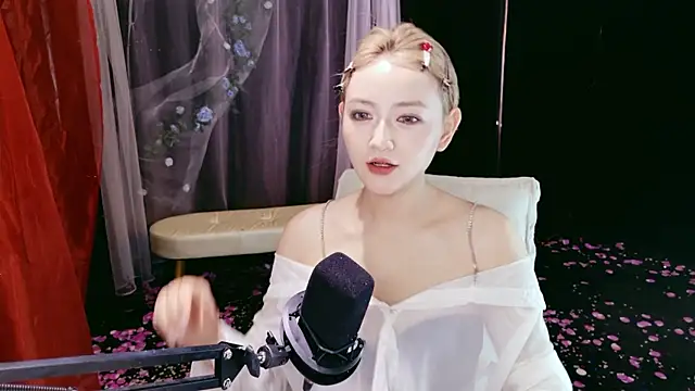 Unique Mia online show from 05/12/26, 05:26