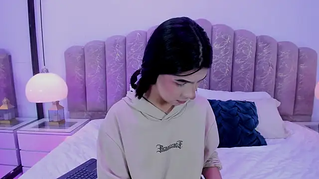 Channel sofia online show from 05/31/26, 03:15